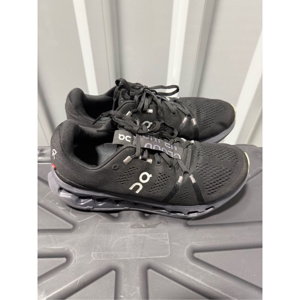 On Cloudflow Running Shoes Men’s 10 EU44 Black CloudTec Lightweight Trainers